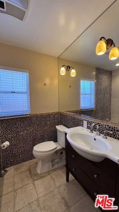 Building Photo - 4127 W 176th St