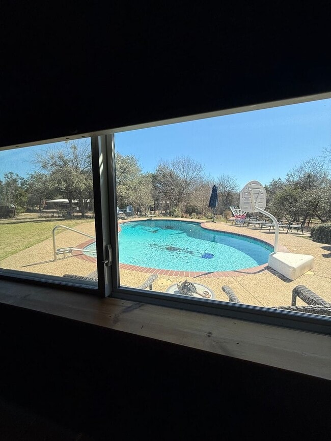 Building Photo - 1/1 with Pool maintained by owner - Amazin...