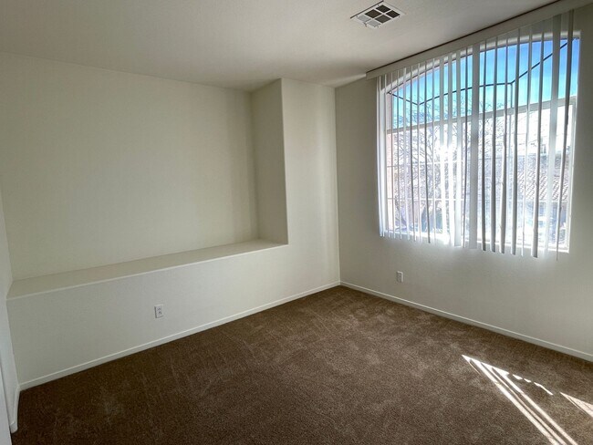 Building Photo - 10720 Woodlore Pl