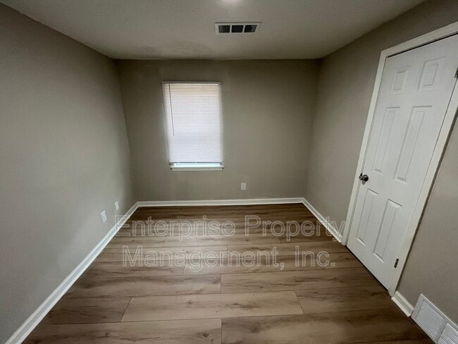 Building Photo - 865 Haynes St