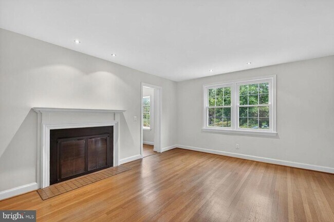 Building Photo - 4325 47th St NW