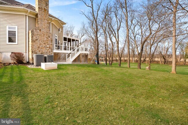 Building Photo - 19451 Youngs Cliff Rd