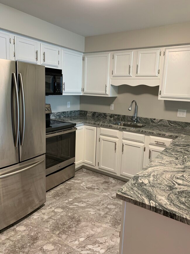 Building Photo - 75 Halifax St