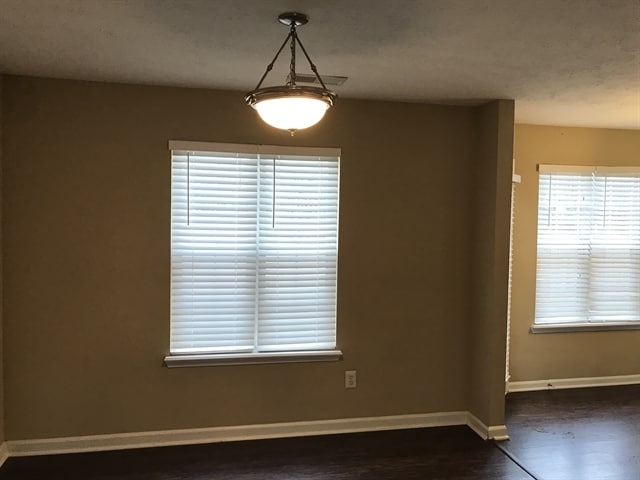 Building Photo - 2664 Lake Park Bend