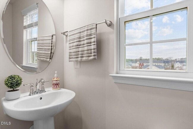 Building Photo - 156 Brier Ridge Dr