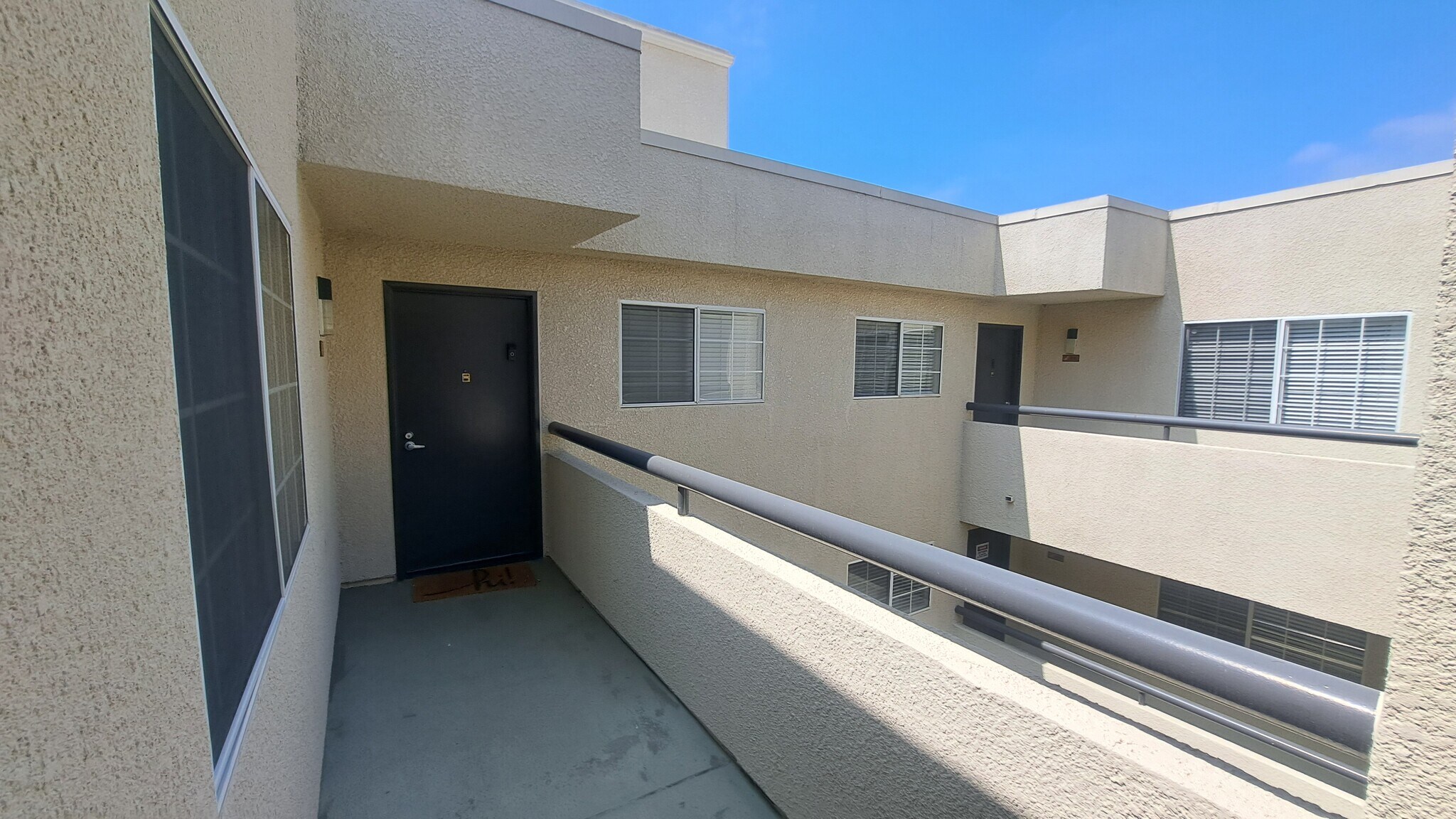 Building Photo - 21520 Burbank Blvd
