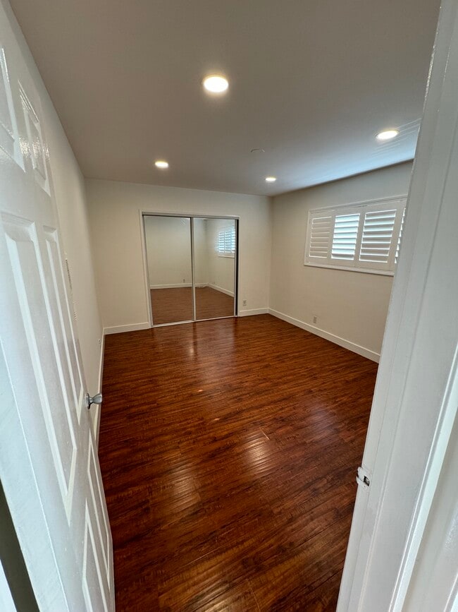 Building Photo - 3707 Kelton Ave