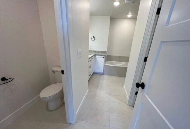 Building Photo - 383 S 650 E