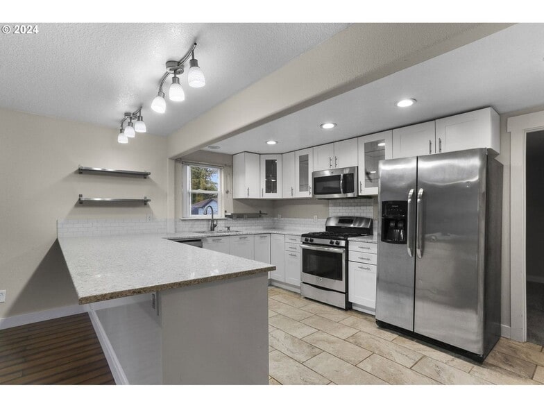 Building Photo - 3610 SE 141st Ave