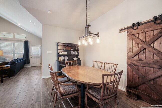 Building Photo - 1525 Cawdon Park
