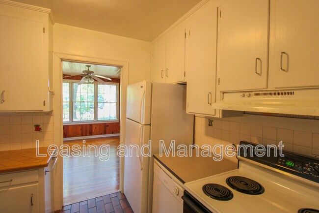 Building Photo - 51 Timmerman Dr