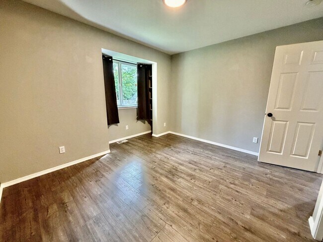 Building Photo - Stunning Elliott Pointe View Home in the Heart of Mukilteo