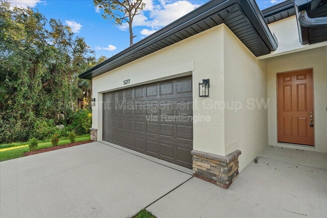 Building Photo - 5277 Vantage St