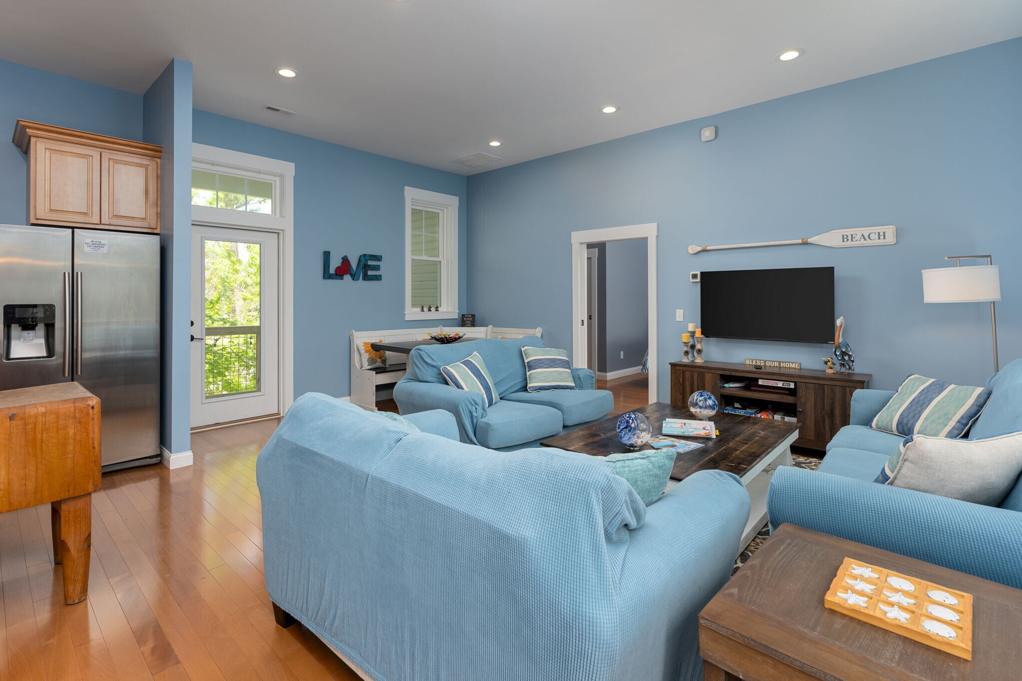 Building Photo - 211 Lewis Dr