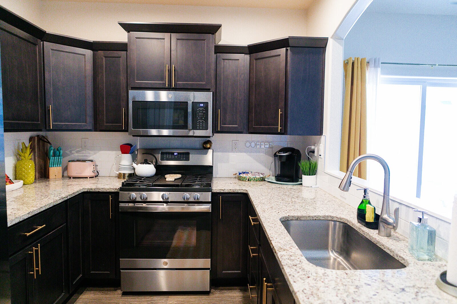 Building Photo - 6754 S Maverick Way