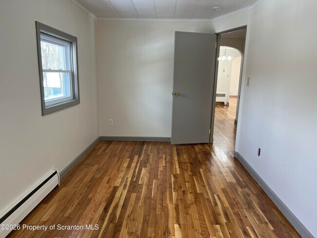 Building Photo - 214 Melrose Ave