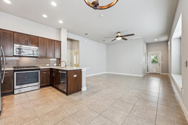 Building Photo - 5412 Gooding Dr