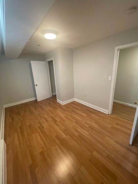 Building Photo - 53 Hemenway St