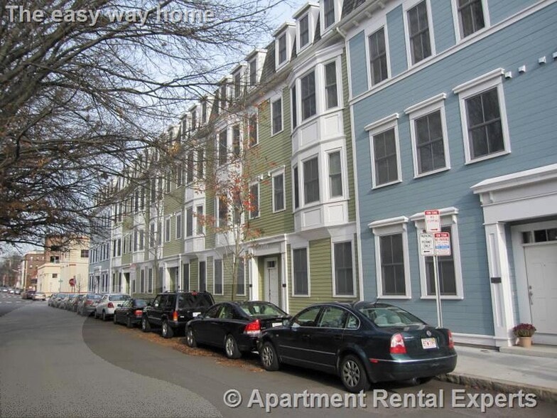 Building Photo - 110 Second St Unit #PH13