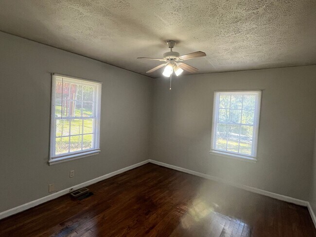 Building Photo - **ON HOLD**Near Ft. Benning/Columbus, GA 3 Bedroom / 2 Bathroom Home for Rent***