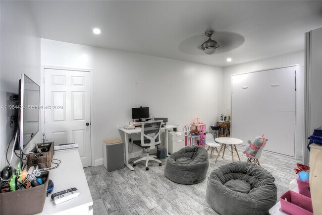 Building Photo - 15831 SW 139th Pl