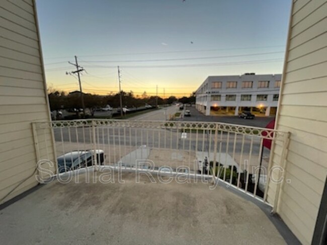 Building Photo - 3805 Houma Blvd