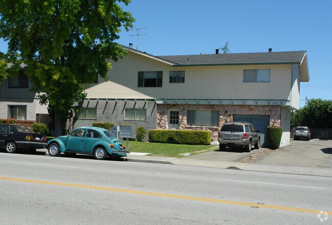 Building Photo - 3381 Monroe St