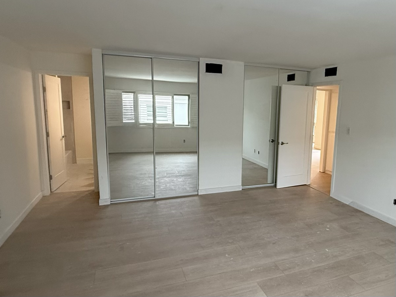 Building Photo - 647 Orange Grove Ave