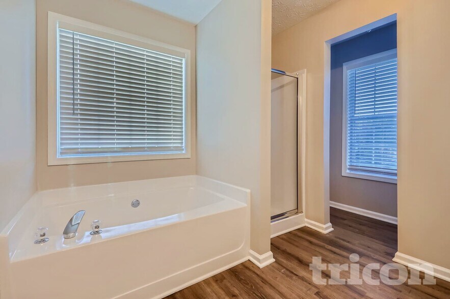 Building Photo - 90 Pebble Ln