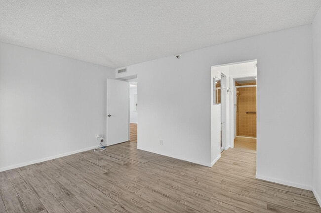 Building Photo - 1850 Homewood Blvd