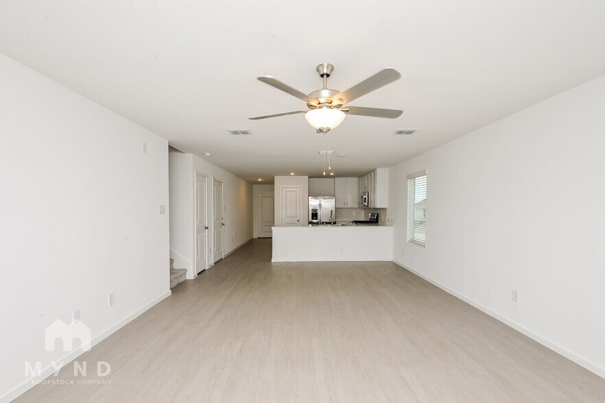 Building Photo - 2740 Mistwood Dr