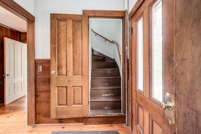 Building Photo - 110 Exeter Rd