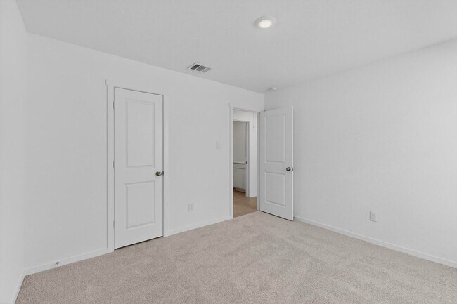 Building Photo - 3 Bedroom, 2 Bath Single-Story Lennar Home in Eastland Community