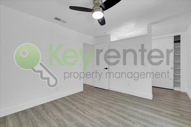 Building Photo - 5631 Mt Everest Ct