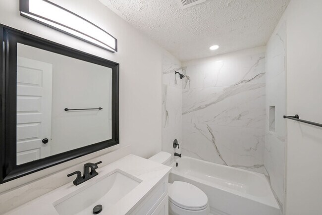 Building Photo - 1769 Hammond Woods Cir SW