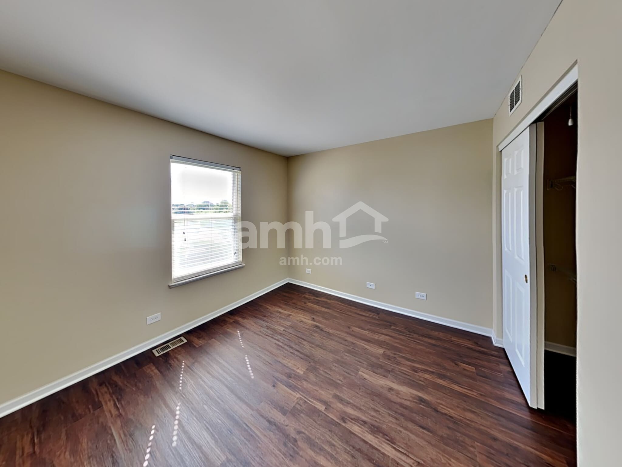 Building Photo - 2476 Deer Point Dr