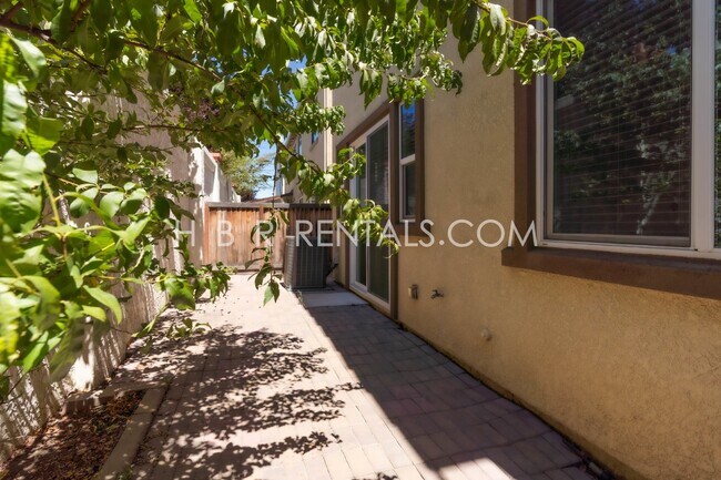 Building Photo - Spacious 4-Bedroom with Granite Finishes in Tracy – Your Dream Home Awaits!