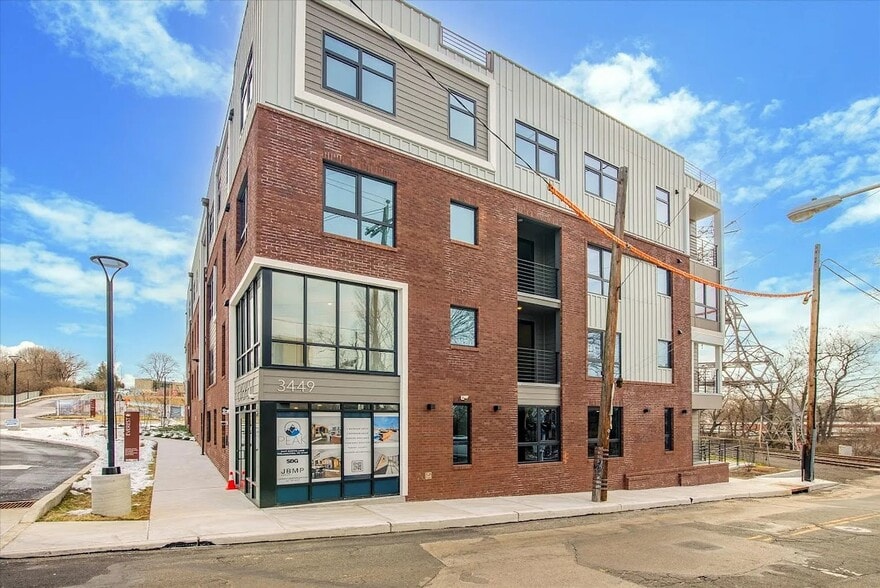 Building Photo - 3449 Scotts Ln