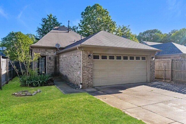Building Photo - 6967 Parkbrook Ln