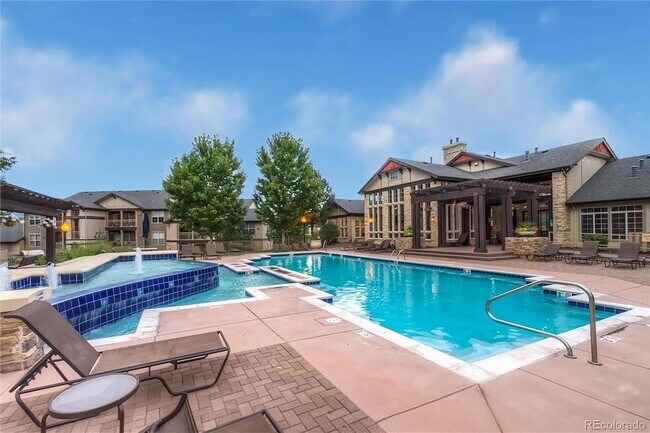 Building Photo - Charming 1 bed/1 bath Condo with Garage- Gated Community with Pool and Fitness Center