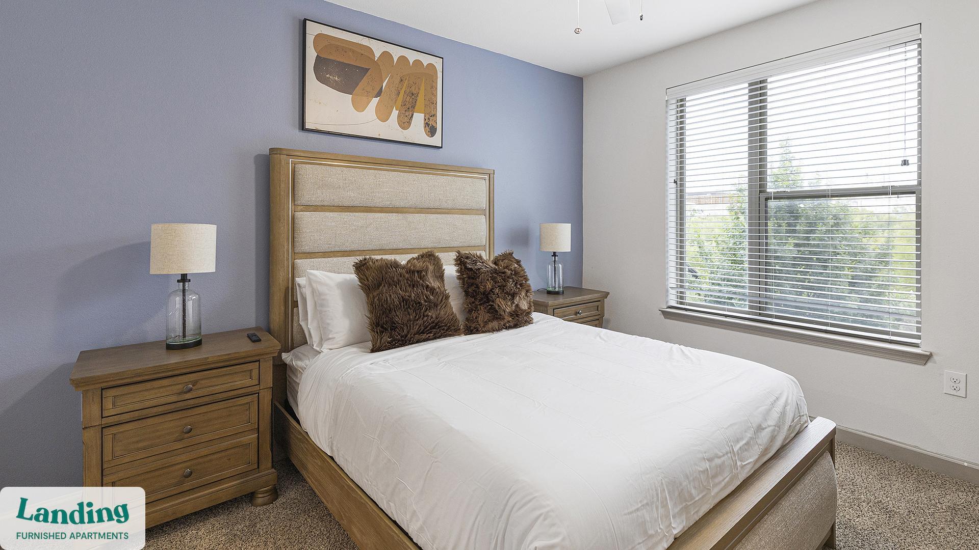 Building Photo - 2800 NE Green Oaks Blvd