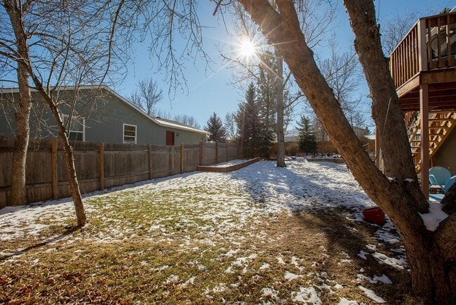 Building Photo - Charming 3-Bedroom Home on a Spacious Corn...