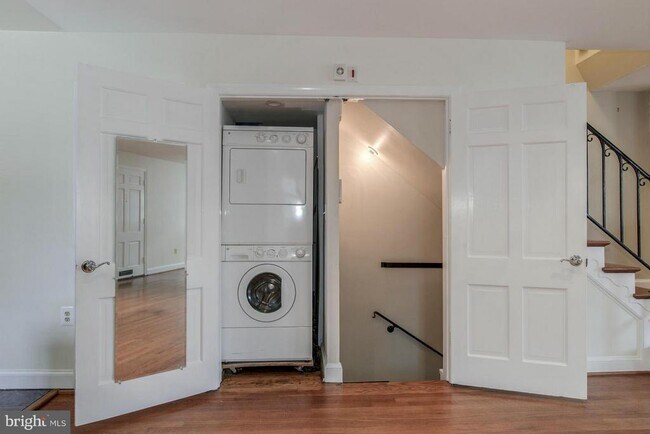 Building Photo - 1401 35th St NW