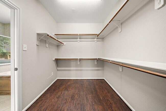 Building Photo - 119 Red Eagle Ct
