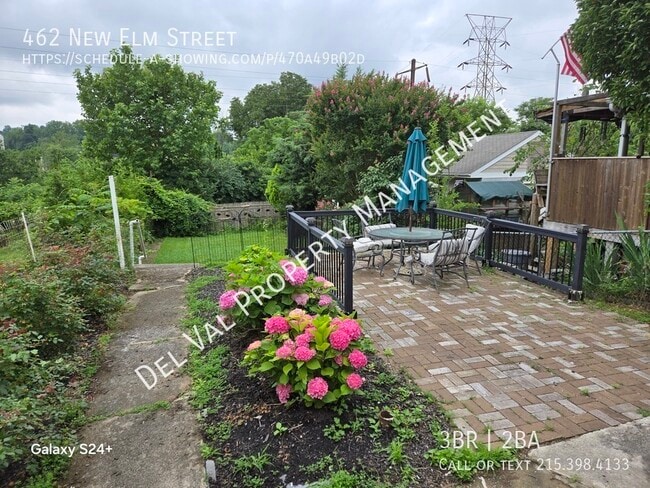 Building Photo - 462 New Elm St