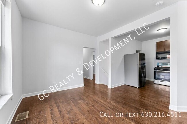 Building Photo - 1501 N Leamington Ave