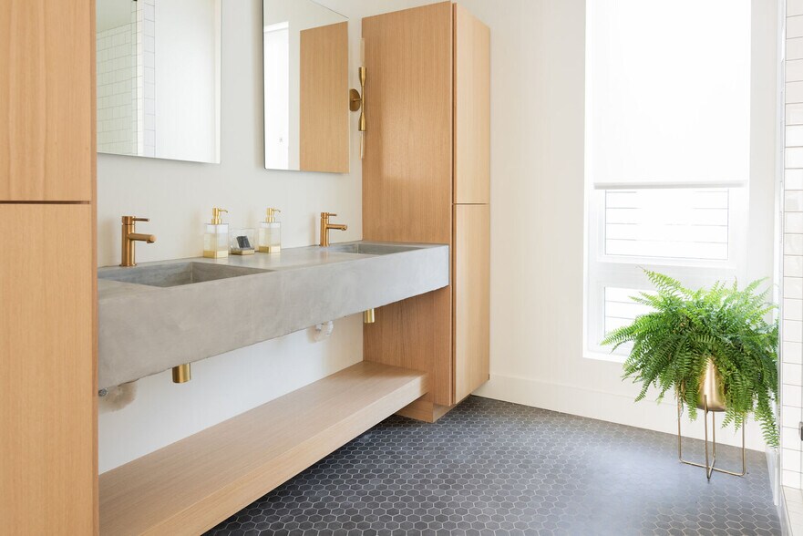 Building Photo - 1108B Wade Ave