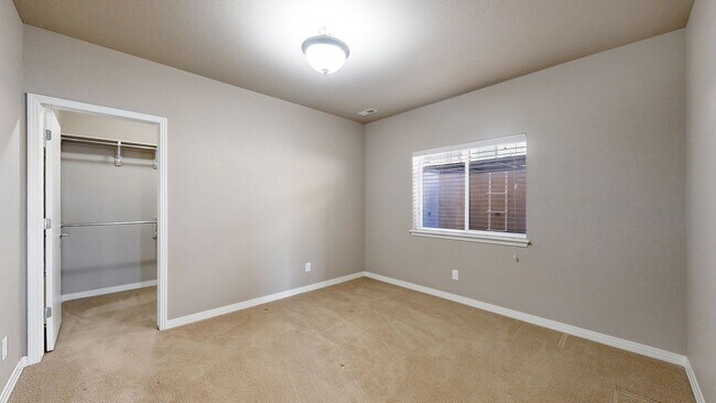 Building Photo - Great Home in Loveland