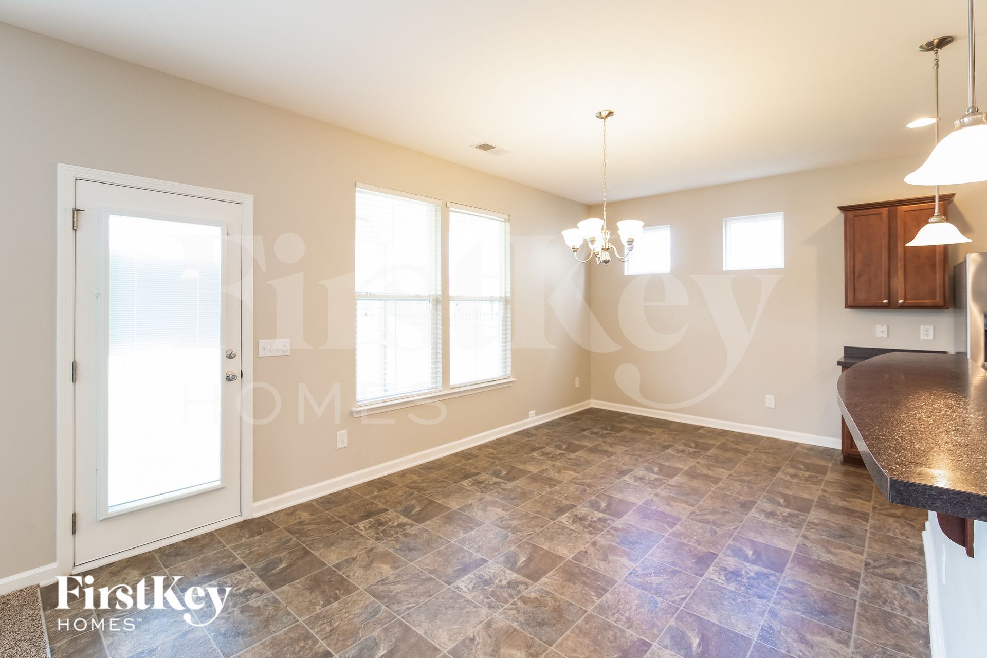 Building Photo - 543 Crossland Dr