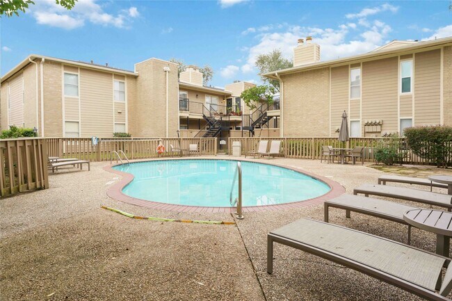 Building Photo - 710 Bering Dr